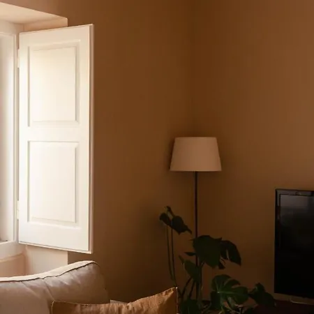 Azenhas Do Mar Roadside House