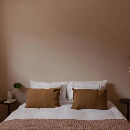 Azenhas Do Mar Roadside House Holiday home *