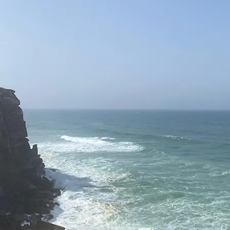 Azenhas Do Mar Roadside House Holiday home Colares