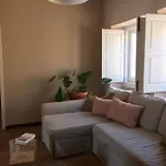 Azenhas Do Mar Roadside House Дом отдыха