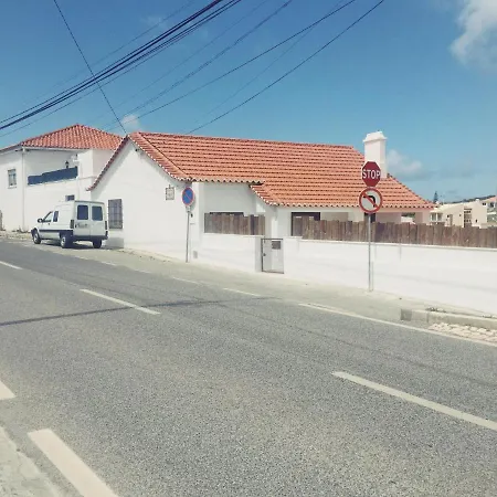 Casa de Férias Azenhas Do Mar Roadside House *