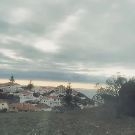 Azenhas Do Mar Roadside House Дом отдыха