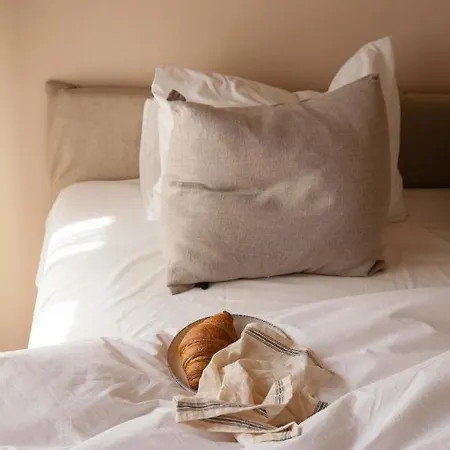 Azenhas Do Mar Roadside House