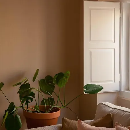 Azenhas Do Mar Roadside House Colares