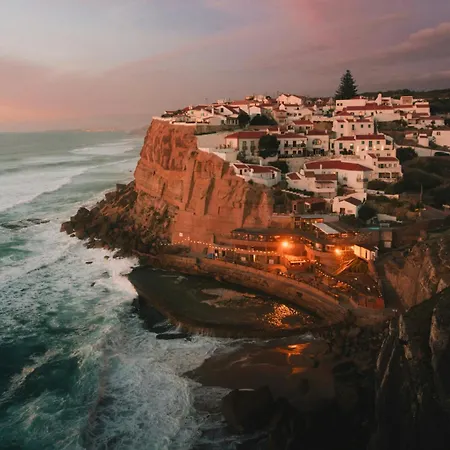 Дом отдыха Azenhas Do Mar Roadside House Коларес