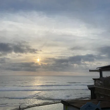 Azenhas Do Mar Roadside House *