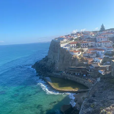 Azenhas Do Mar Roadside House * Коларес
